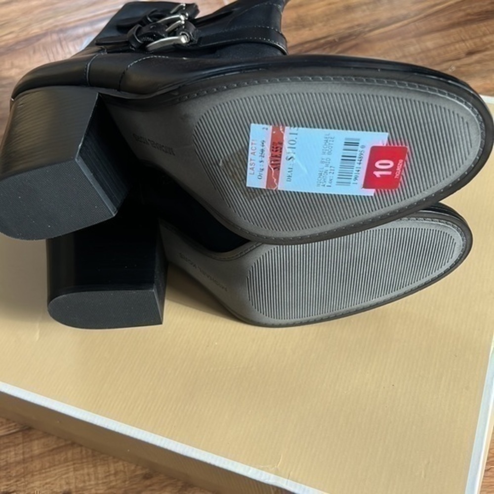 Michael Kors Bootie - Picture 7 of 15